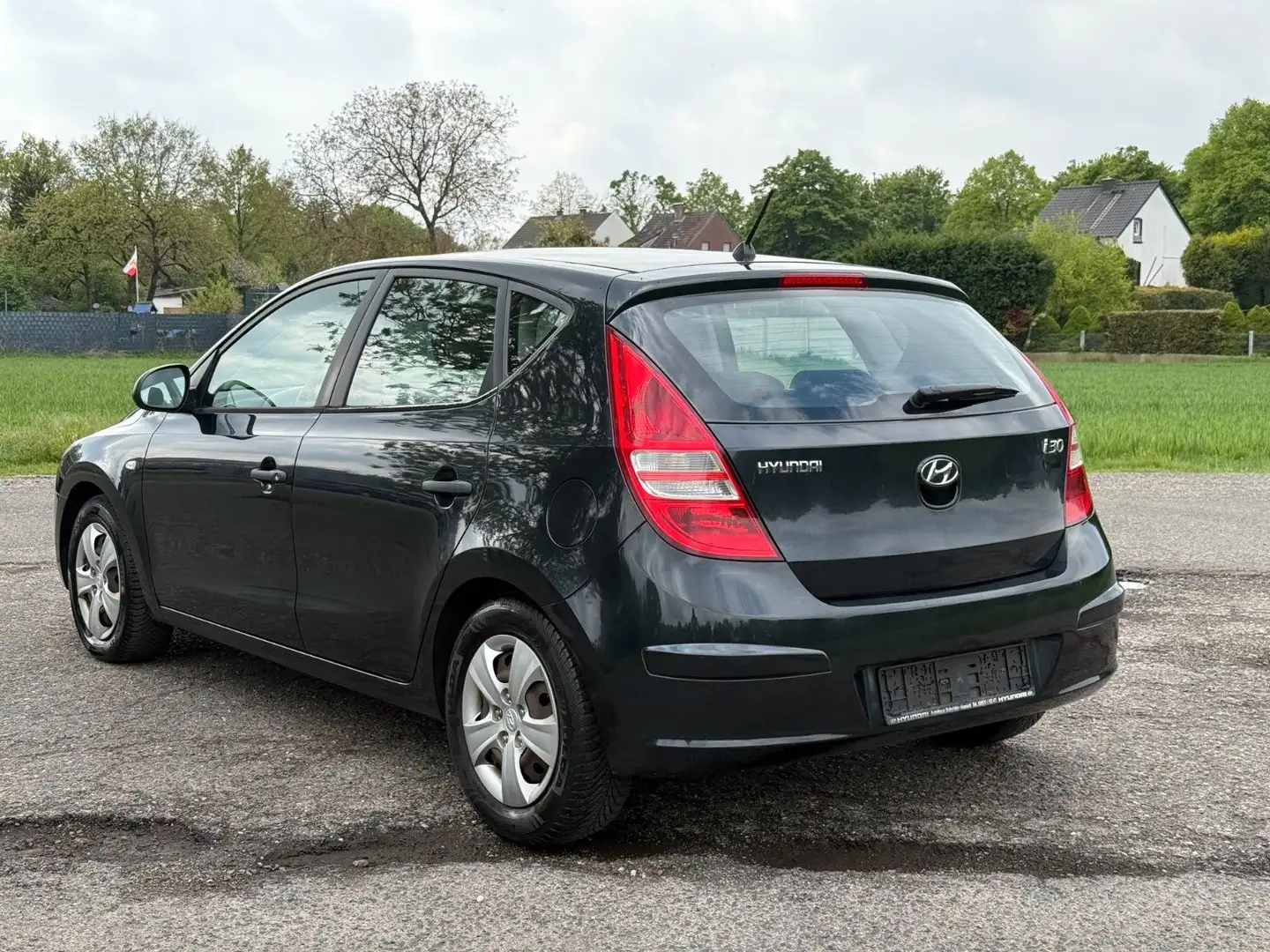 Vehicle image, number 4