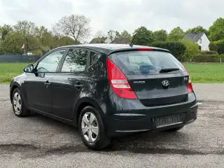 Vehicle image thumbnail, number 4