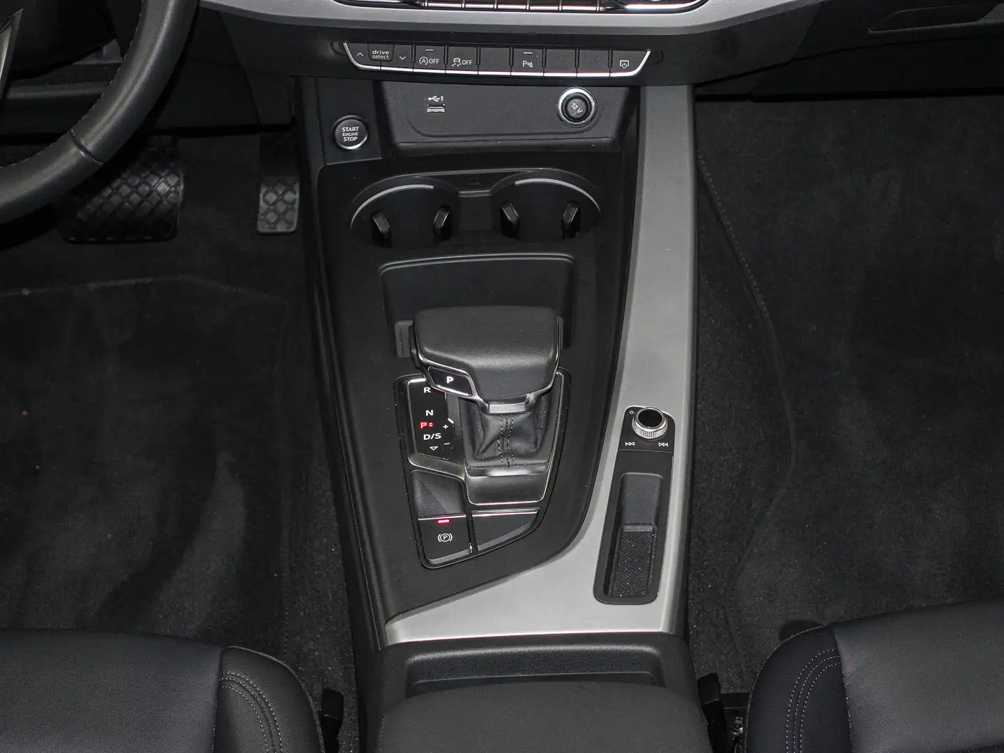 Vehicle image, number 13