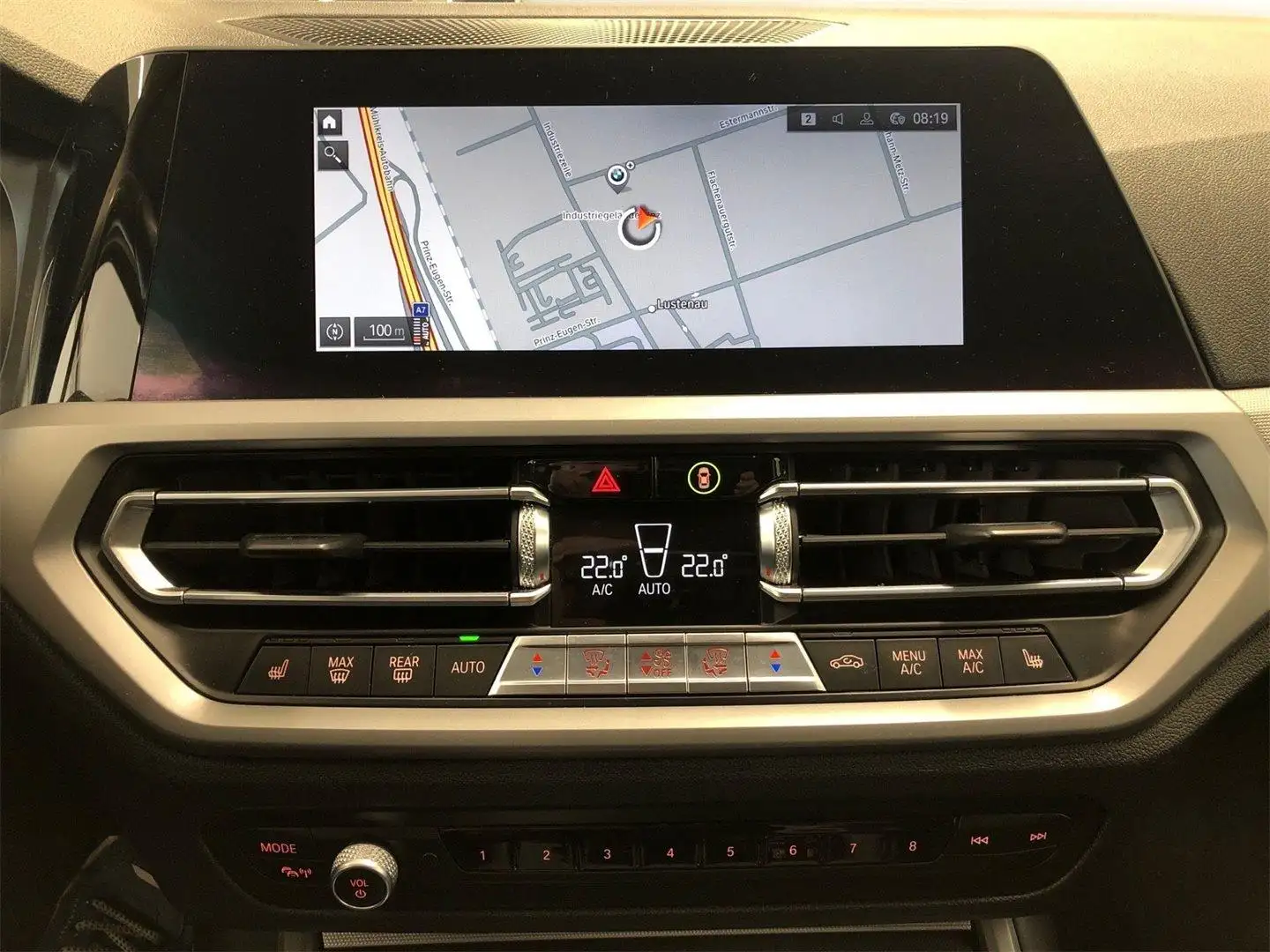 Vehicle image, number 4