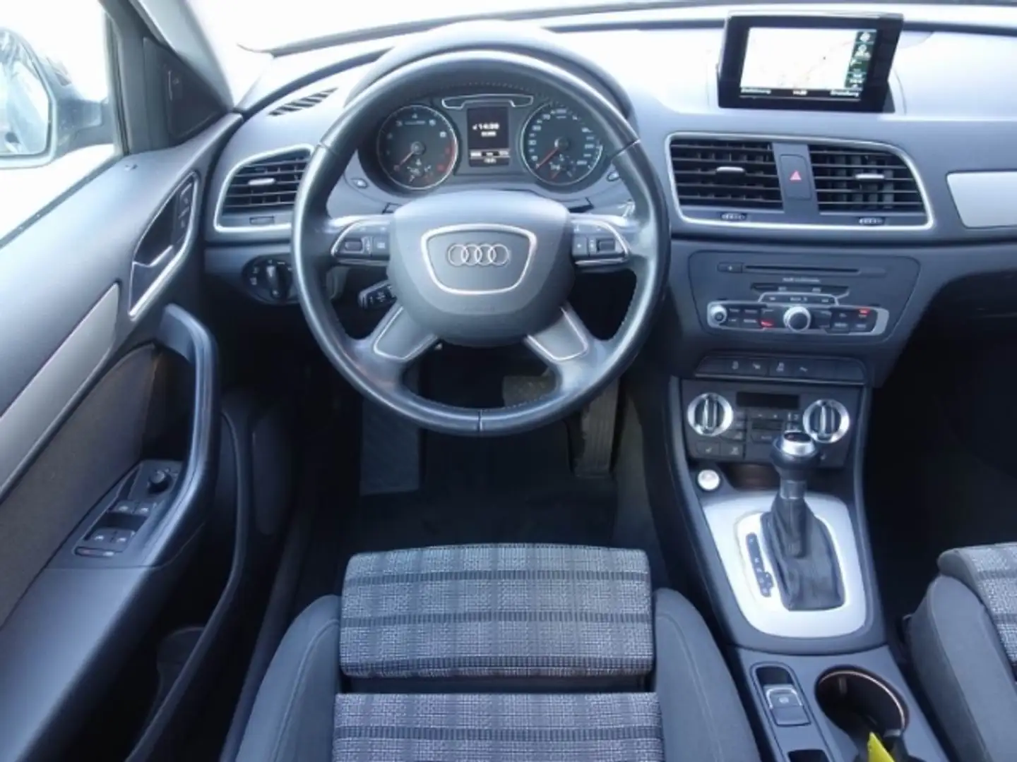 Vehicle image, number 6