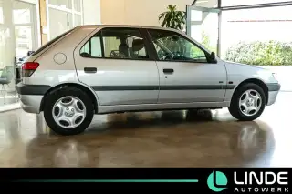 Vehicle image thumbnail, number 5