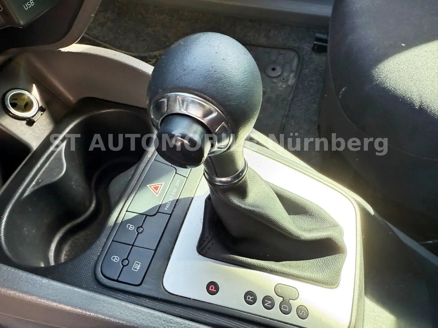 Vehicle image, number 8