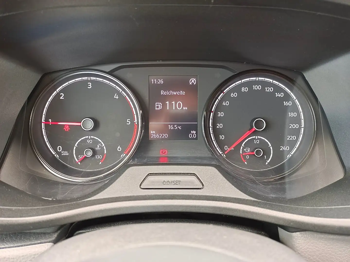 Vehicle image, number 16