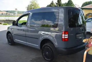 Vehicle image thumbnail, number 6