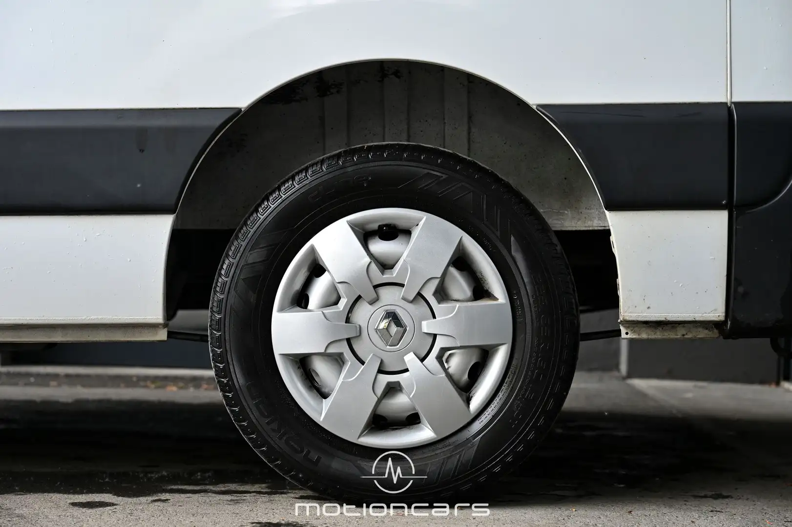 Vehicle image, number 8