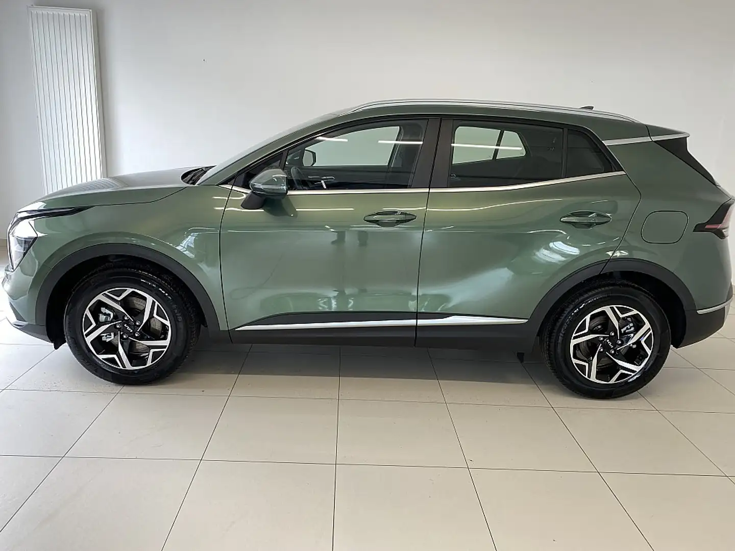 Vehicle image, number 6