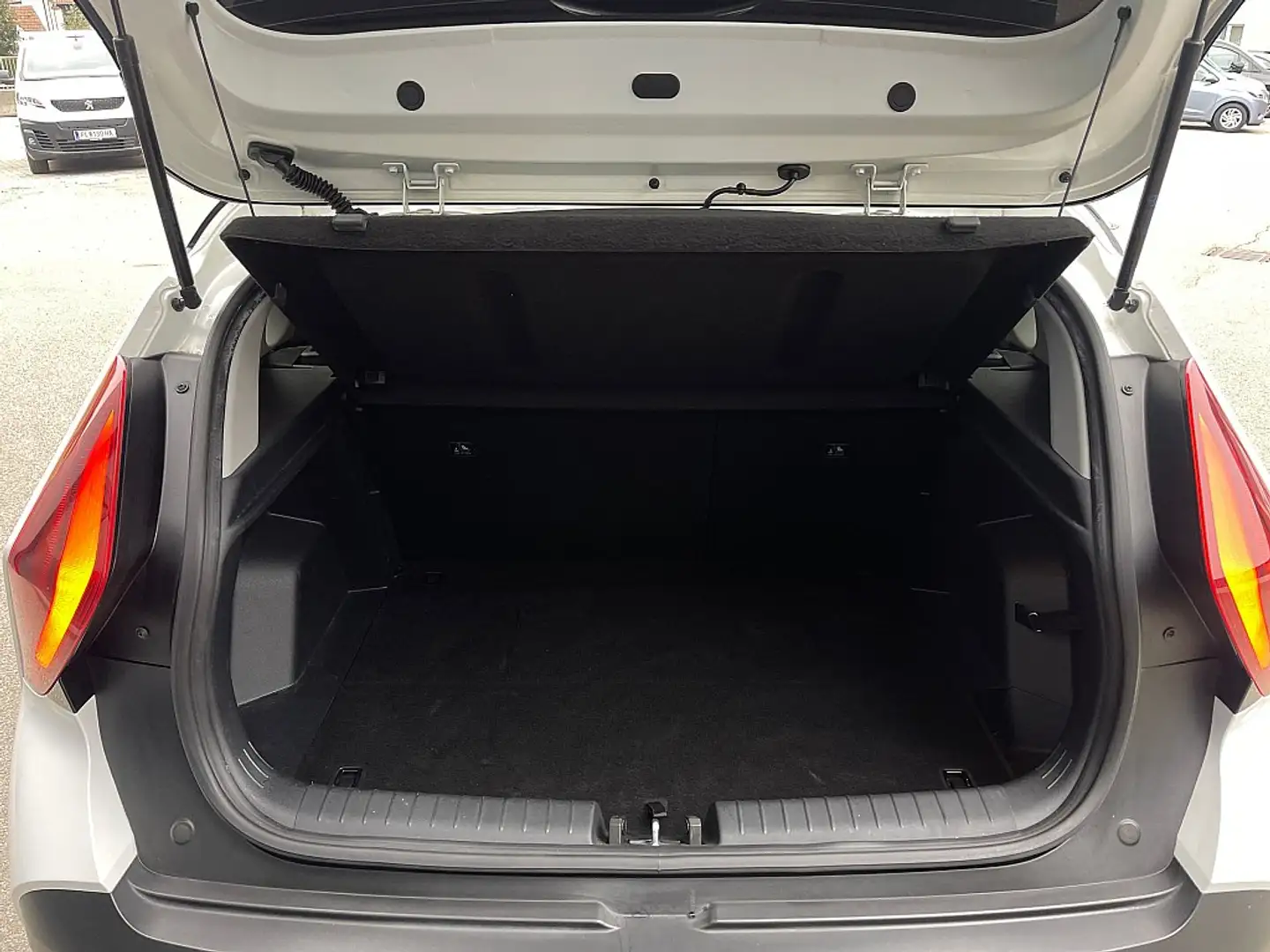 Vehicle image, number 7