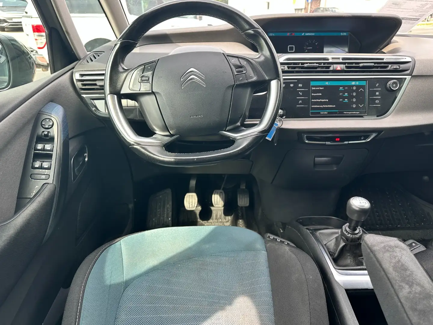 Vehicle image, number 9