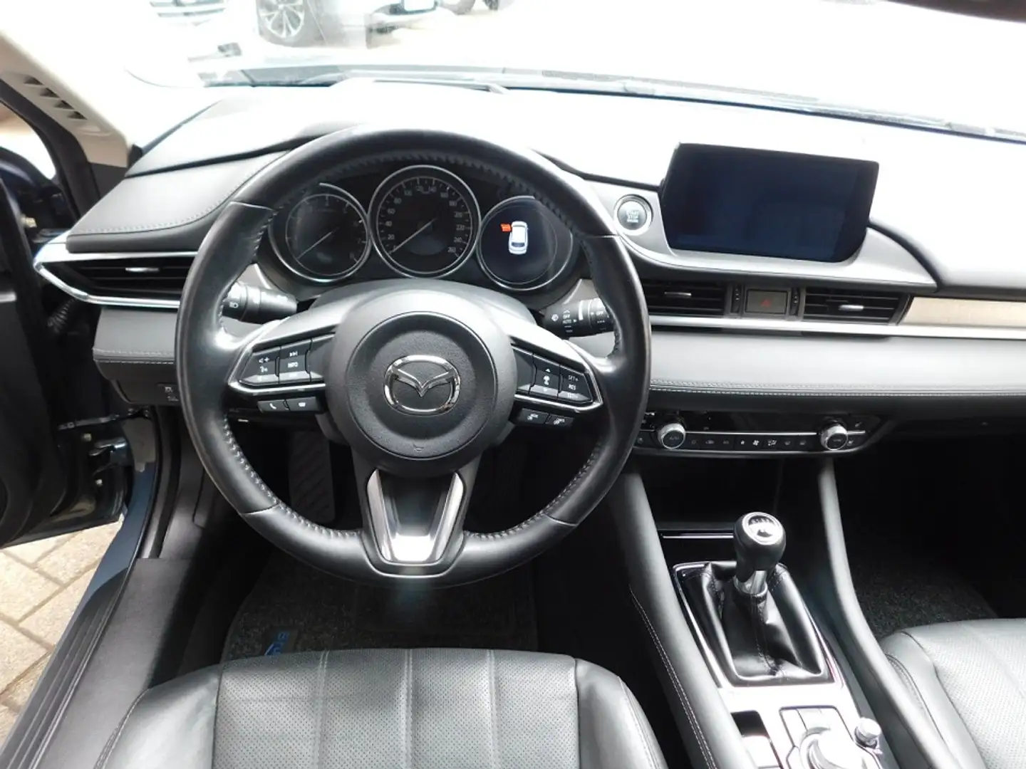 Vehicle image, number 9