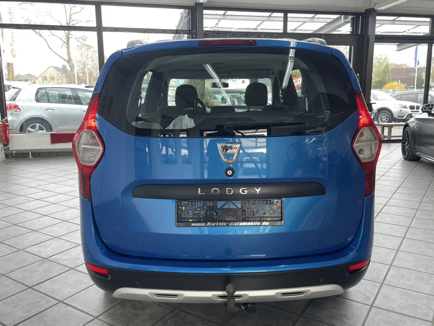 Vehicle image, number 7