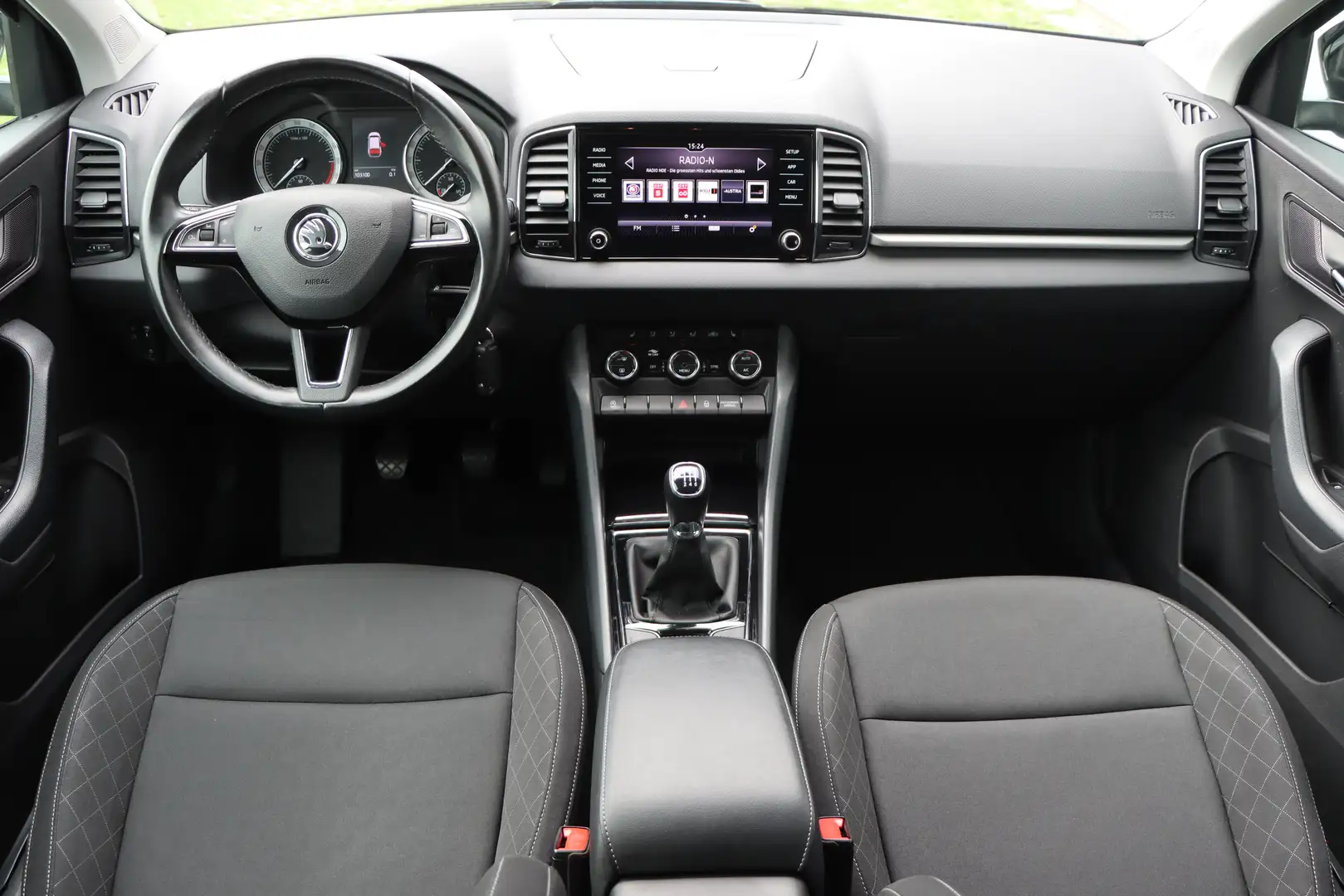 Vehicle image, number 10
