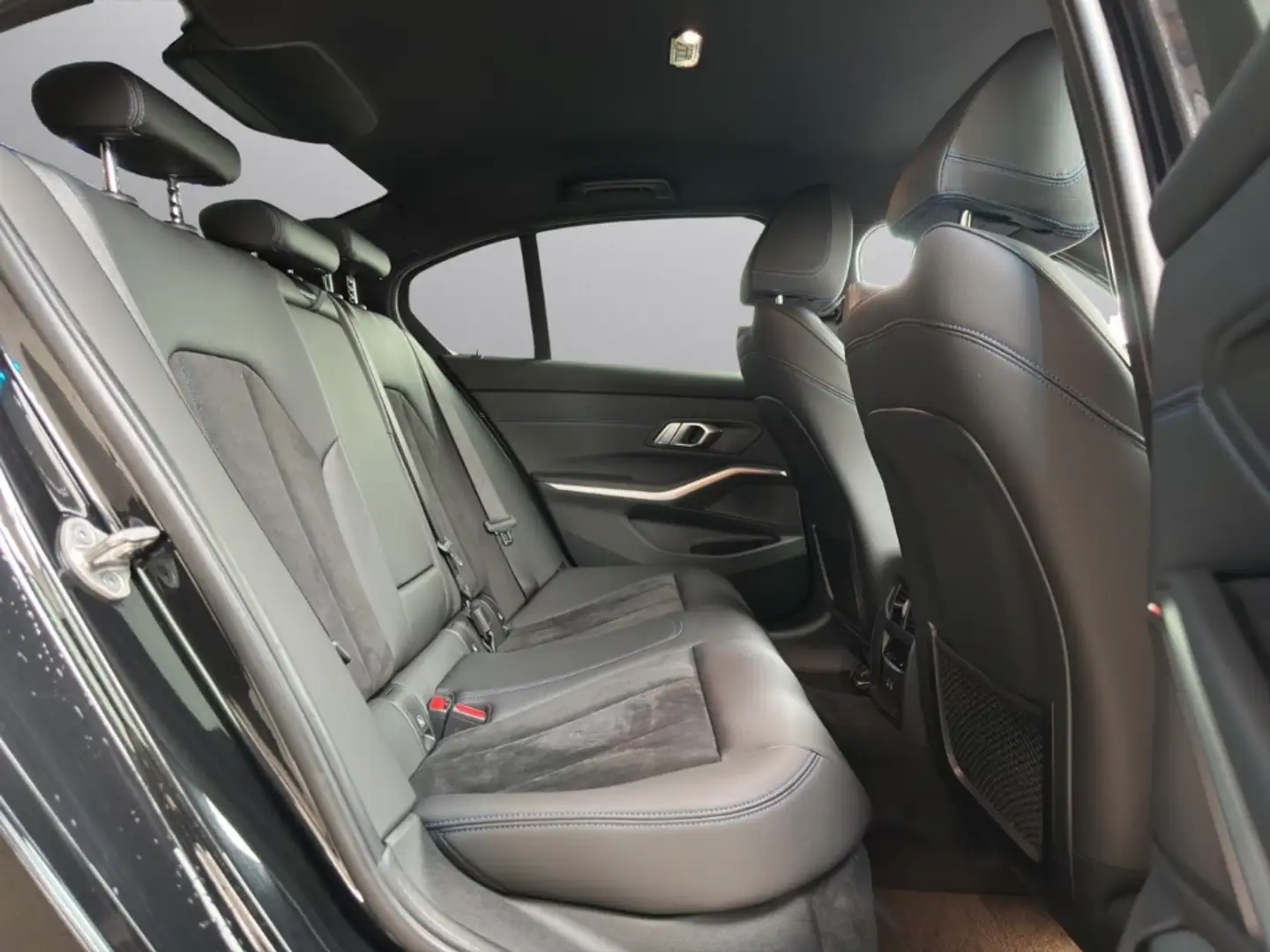 Vehicle image, number 9