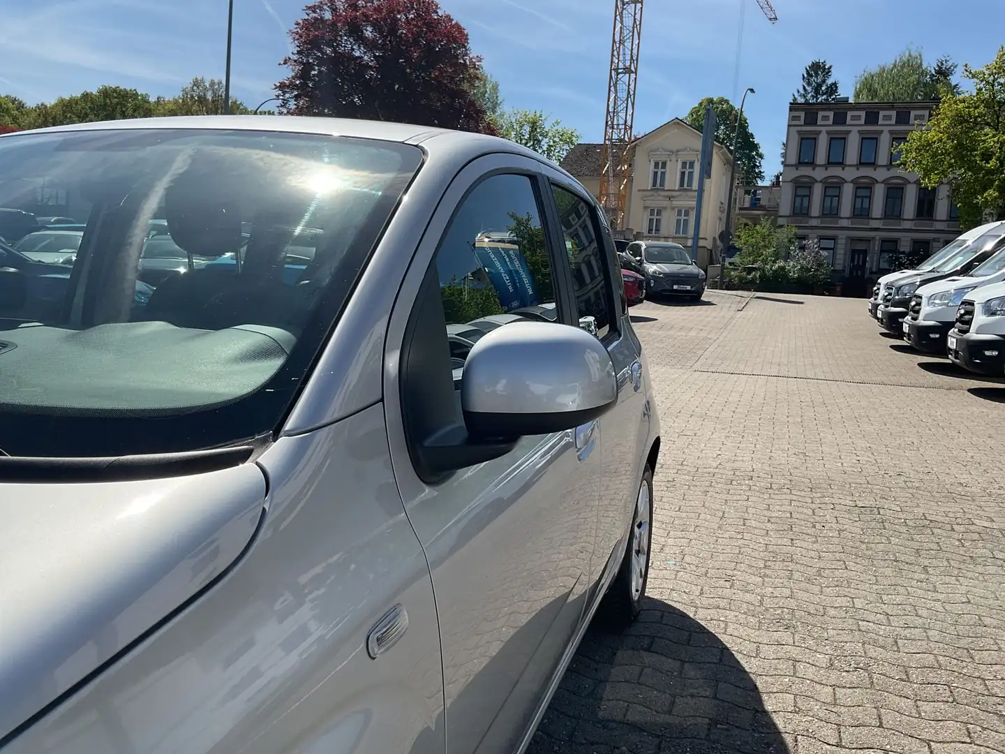 Vehicle image, number 20