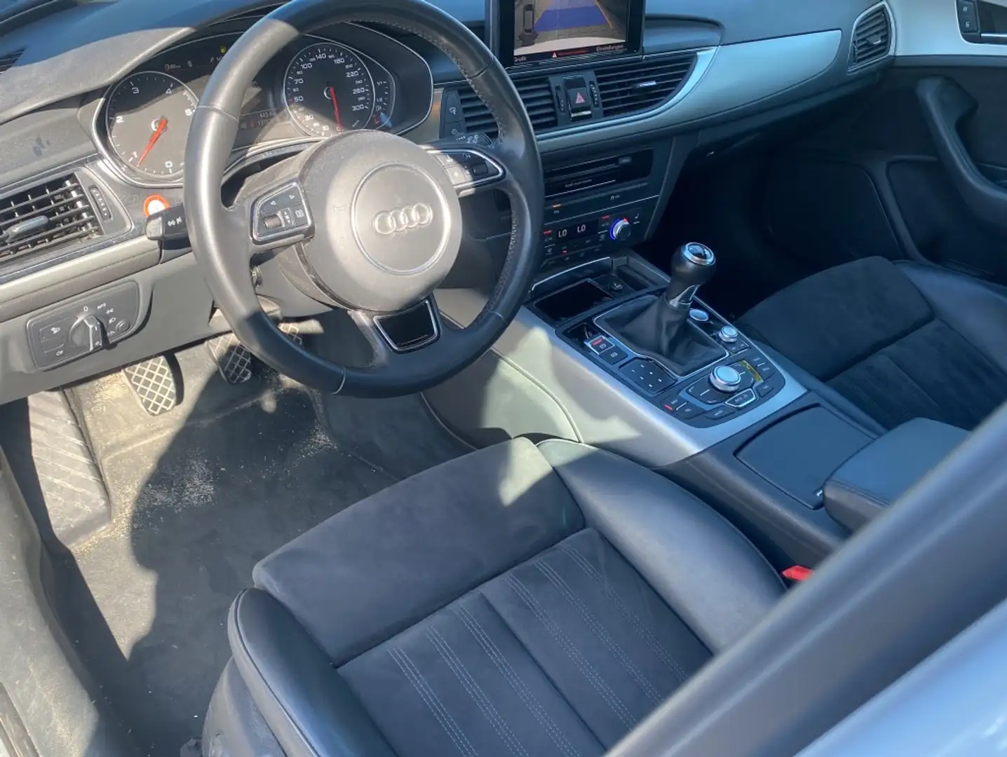 Vehicle image, number 4