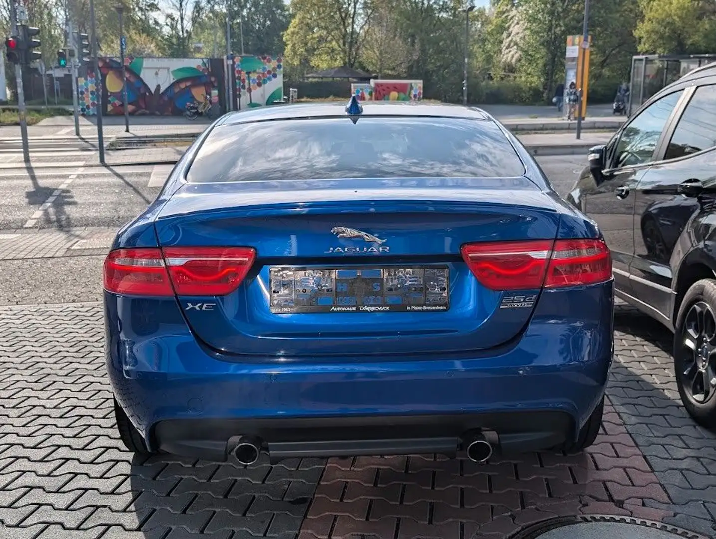 Vehicle image, number 8