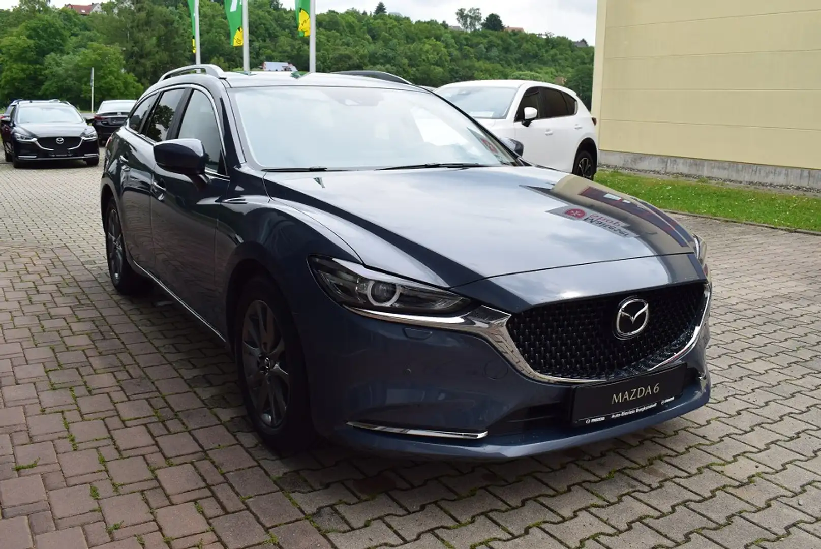 Vehicle image, number 6