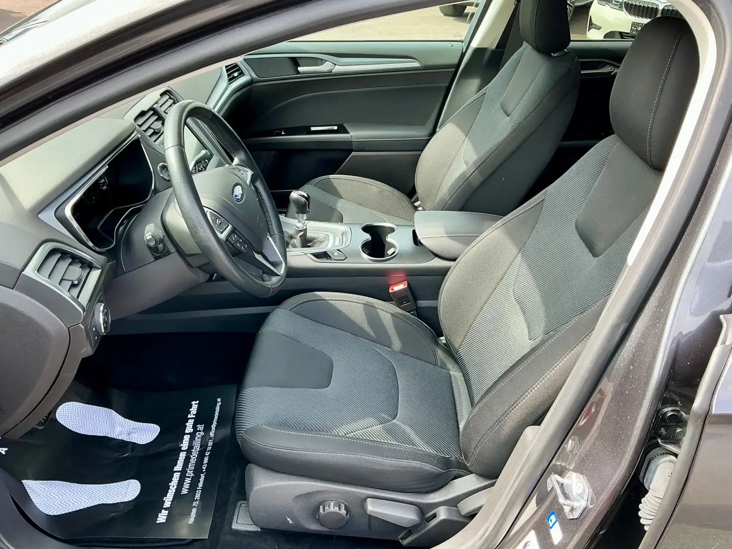 Vehicle image, number 9