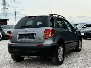 Vehicle image thumbnail, number 7