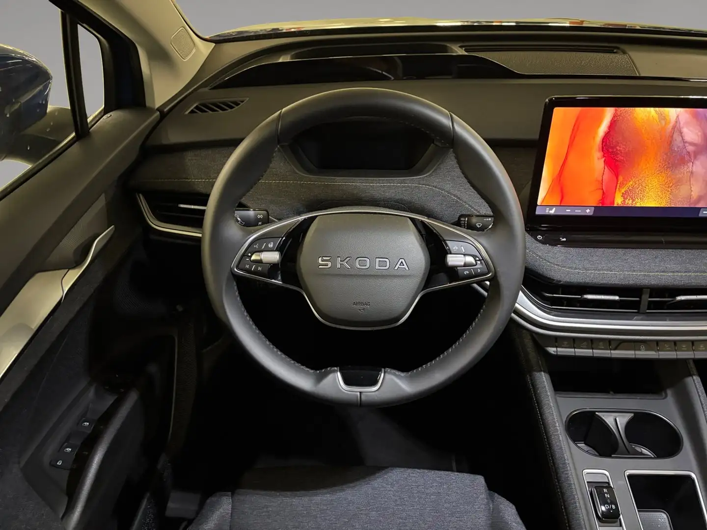 Vehicle image, number 12