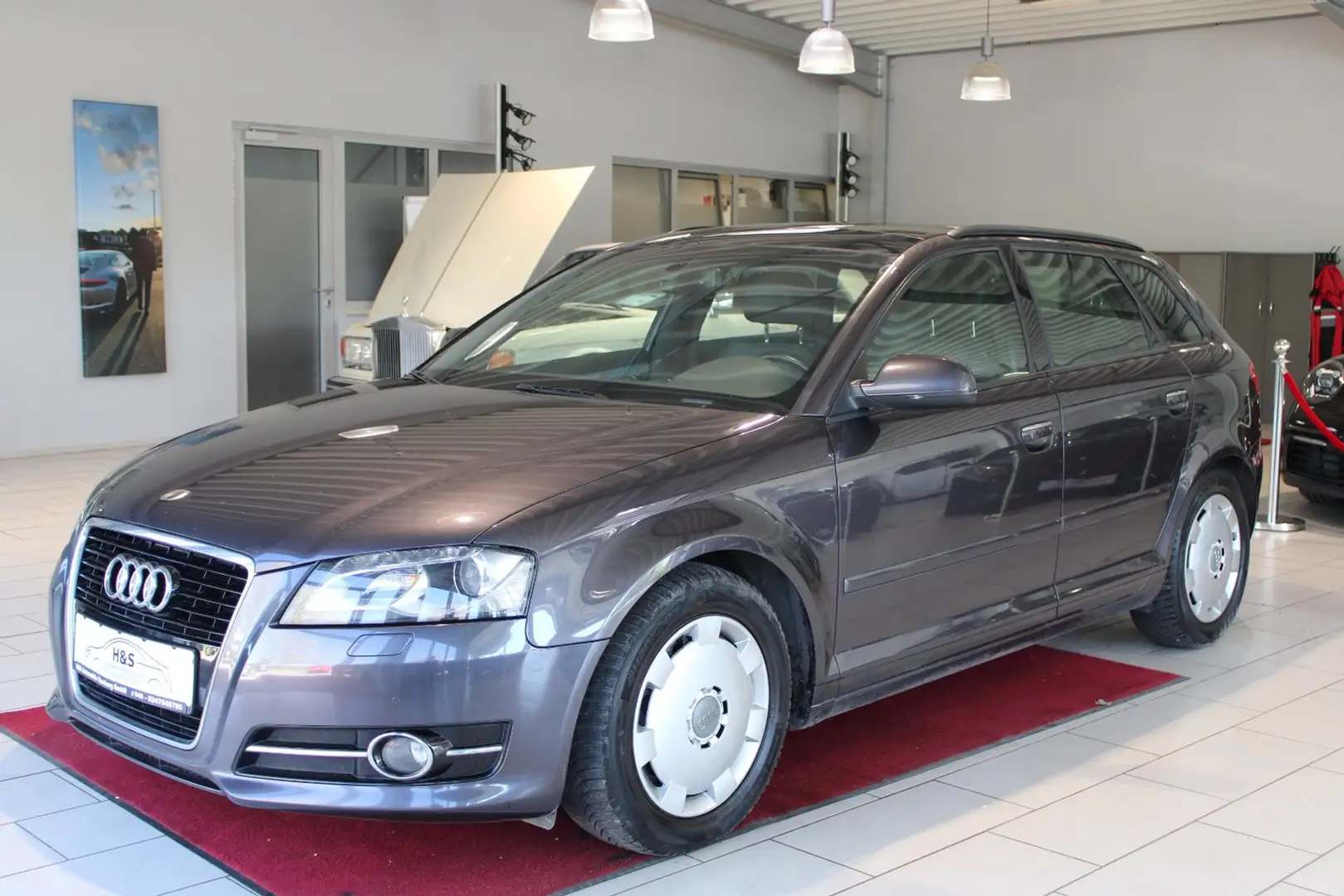 Vehicle image, number 2