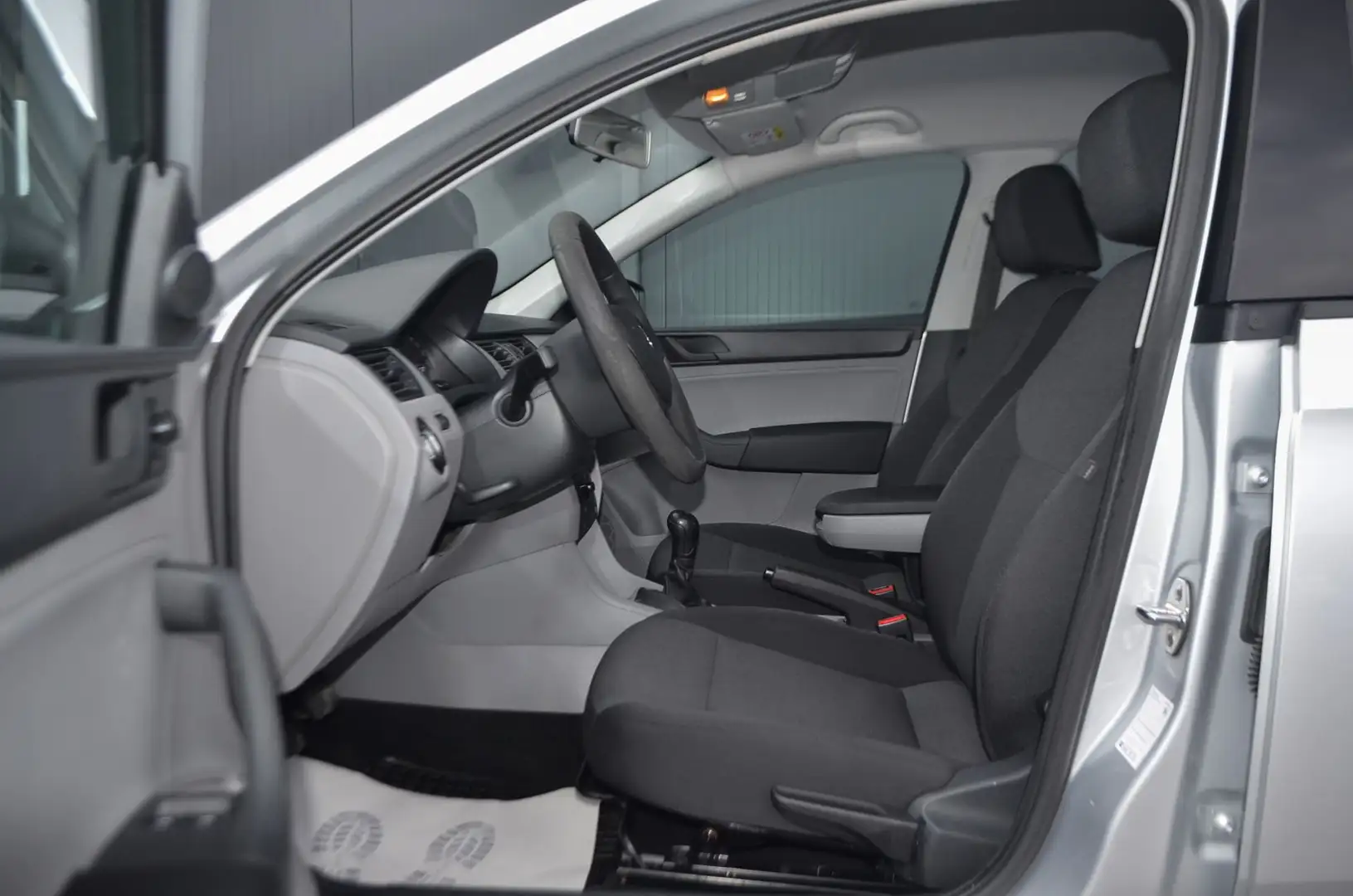 Vehicle image, number 9