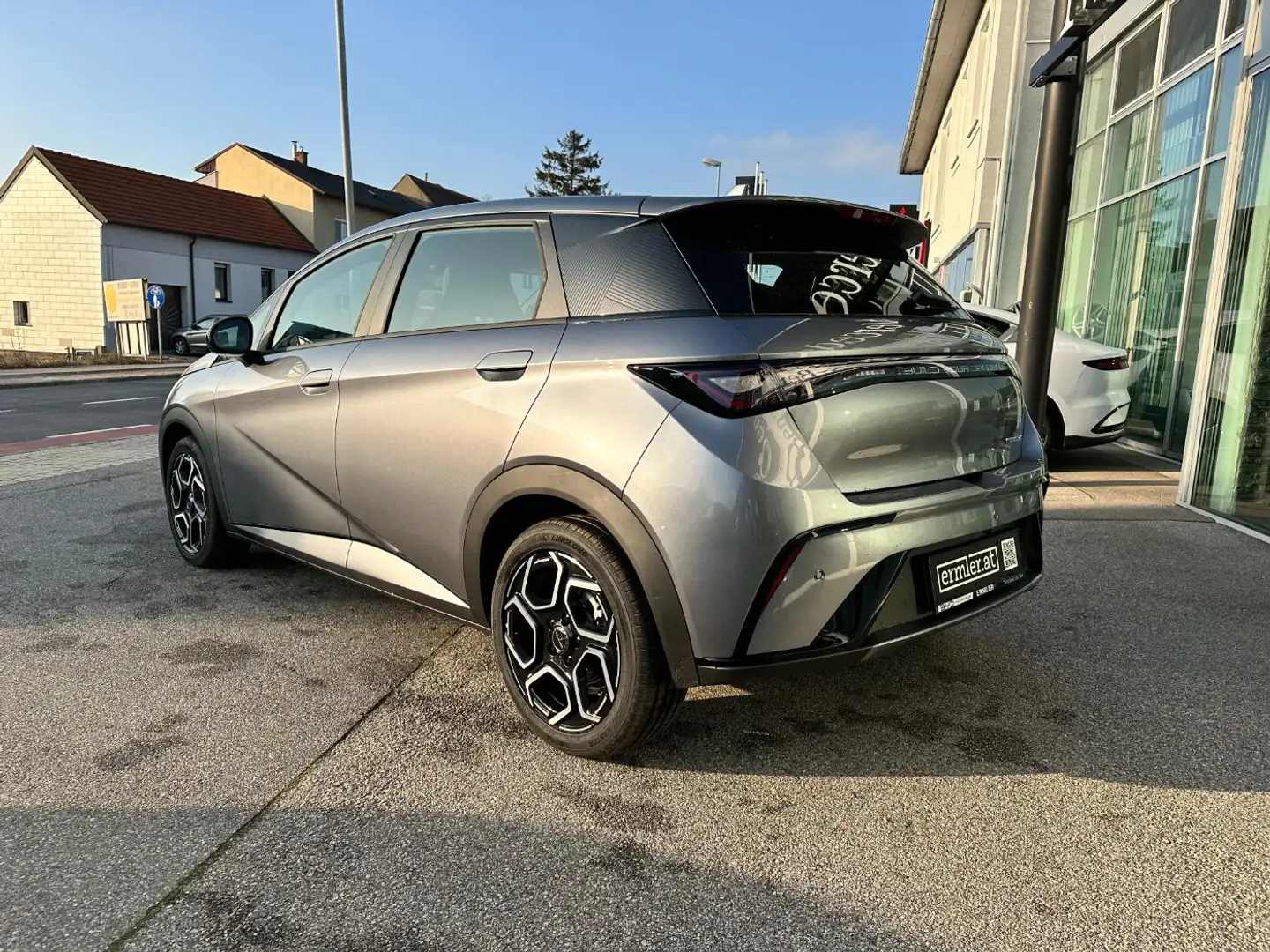 Vehicle image, number 4