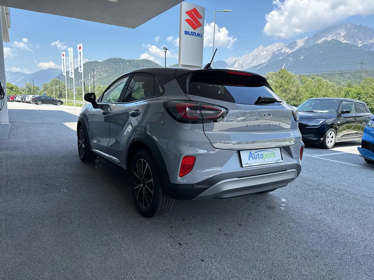 Vehicle image, number 6