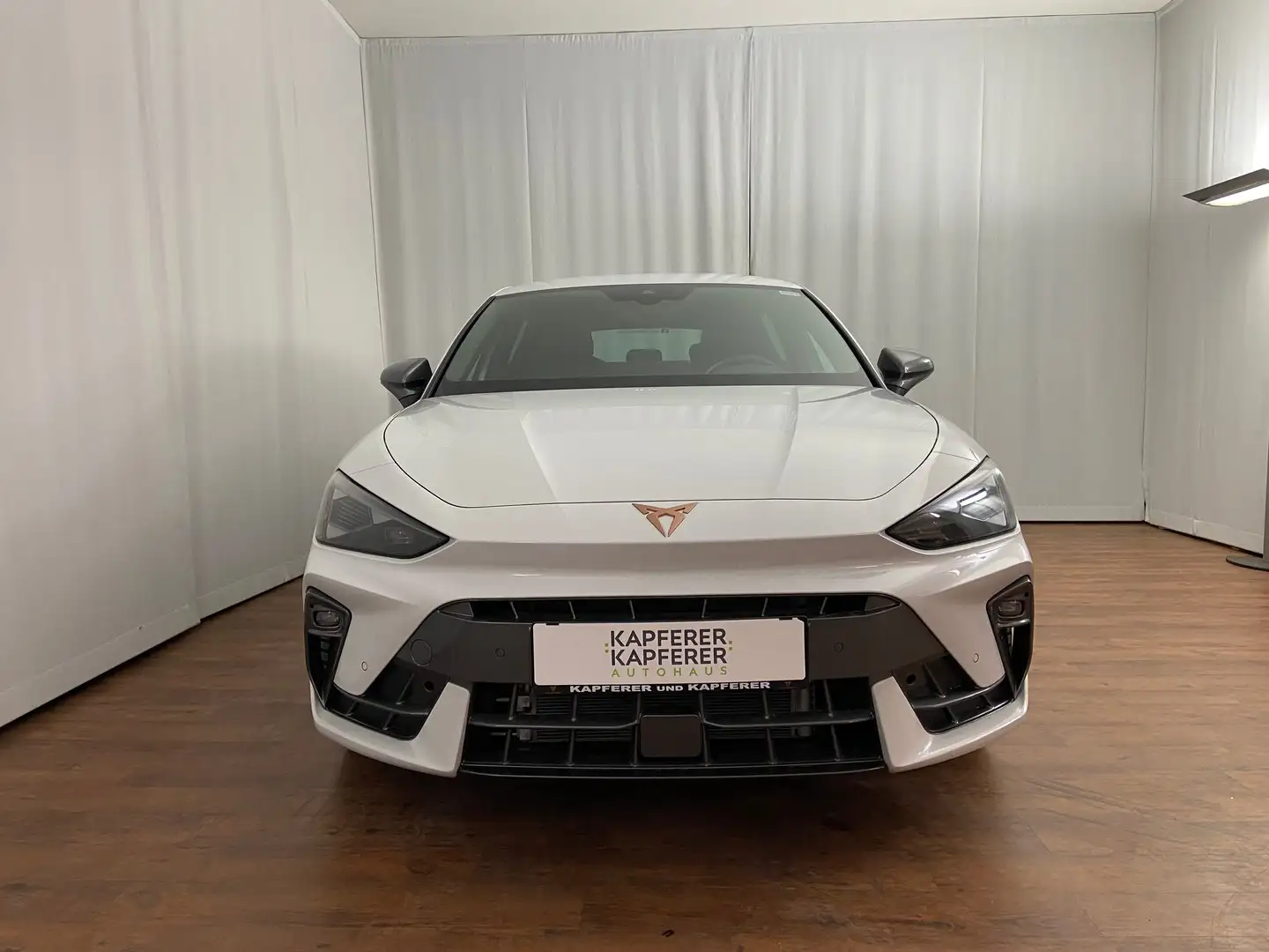 Vehicle image, number 2