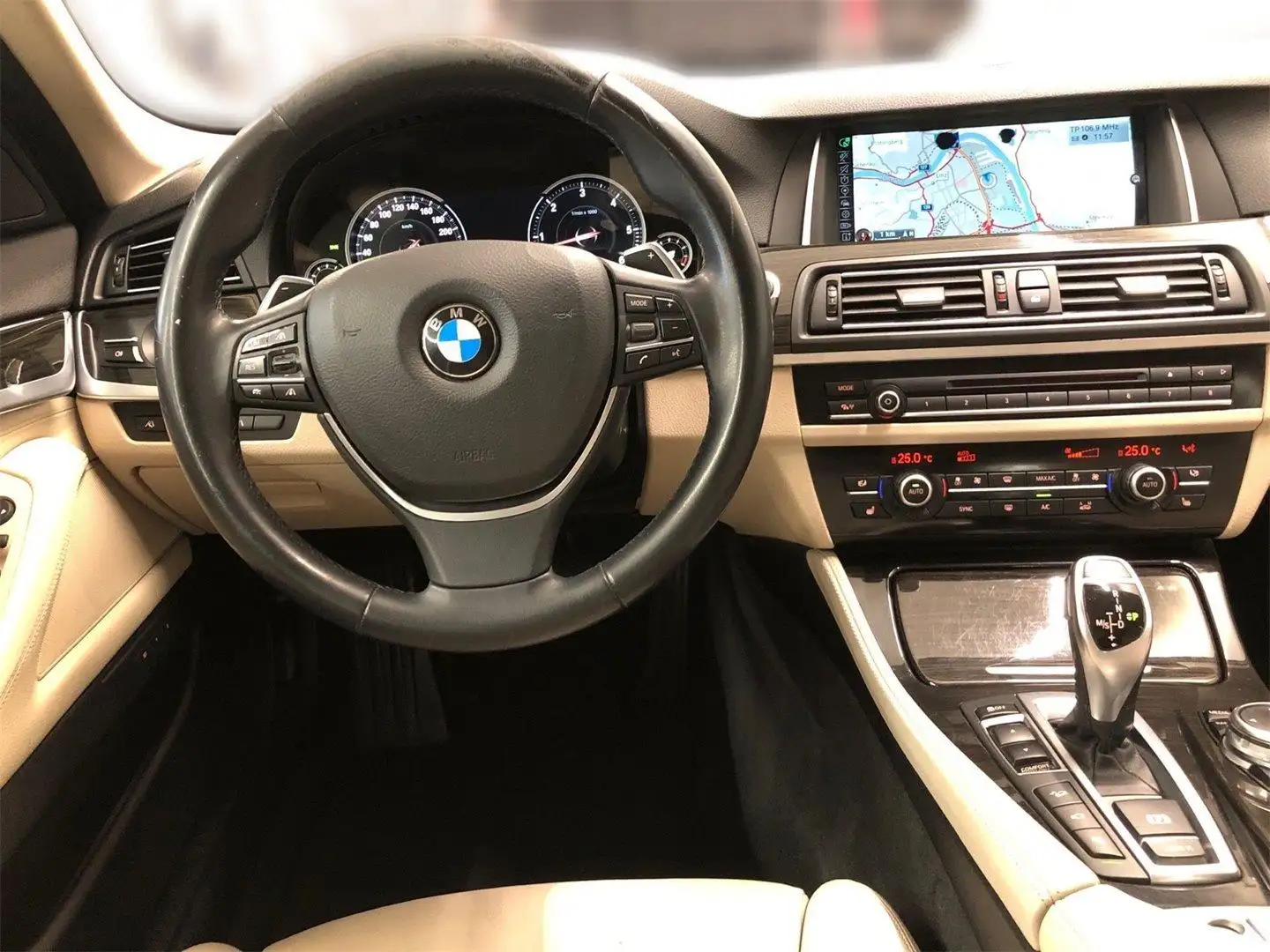 Vehicle image, number 8