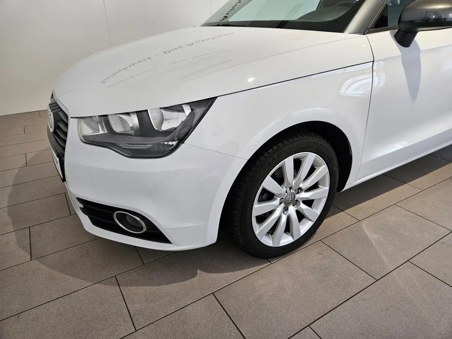 Vehicle image, number 3
