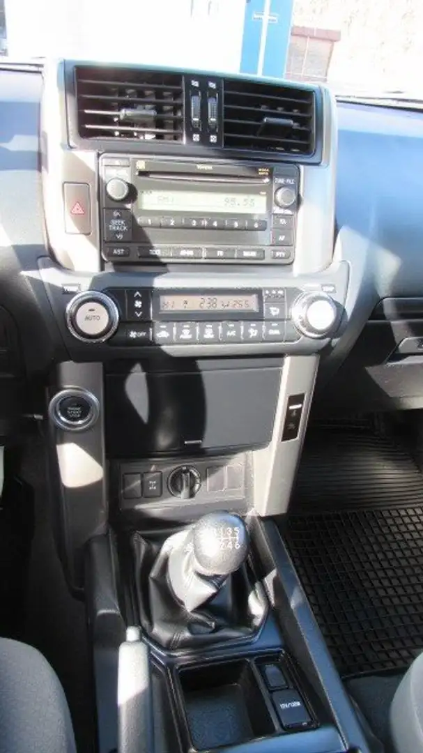 Vehicle image, number 17