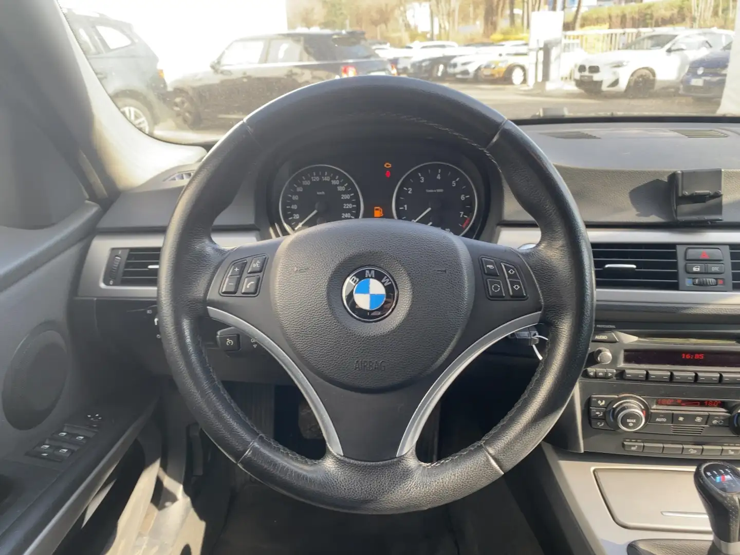 Vehicle image, number 11
