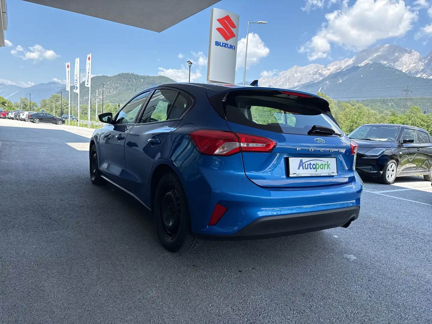 Vehicle image, number 6