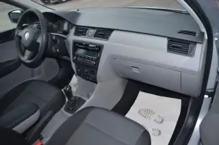 Vehicle image thumbnail, number 7