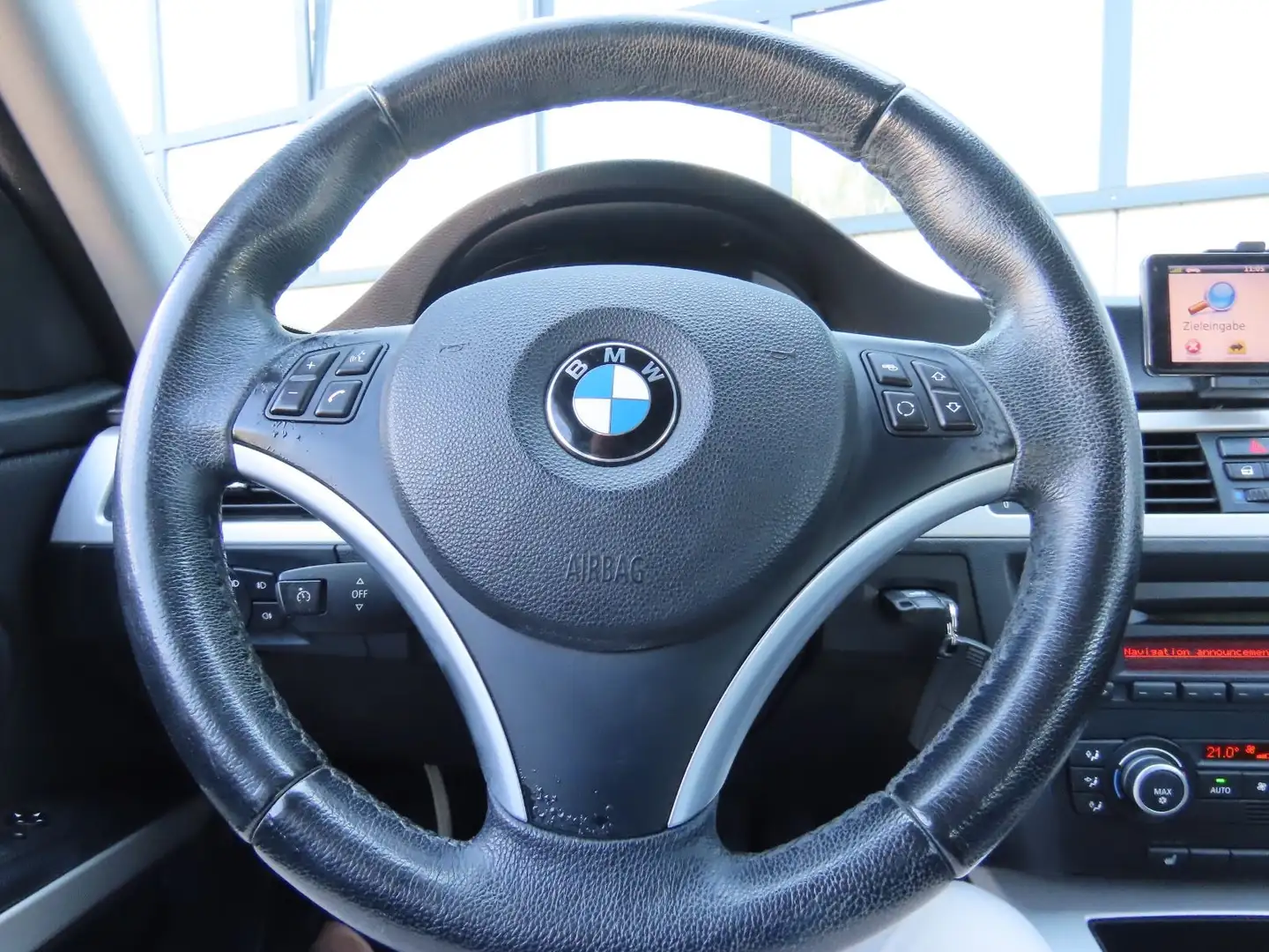 Vehicle image, number 10