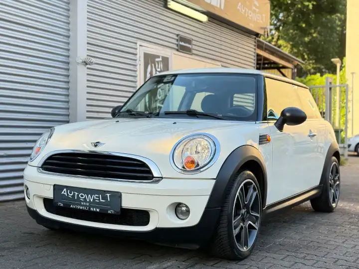 Additional image of the vehicle