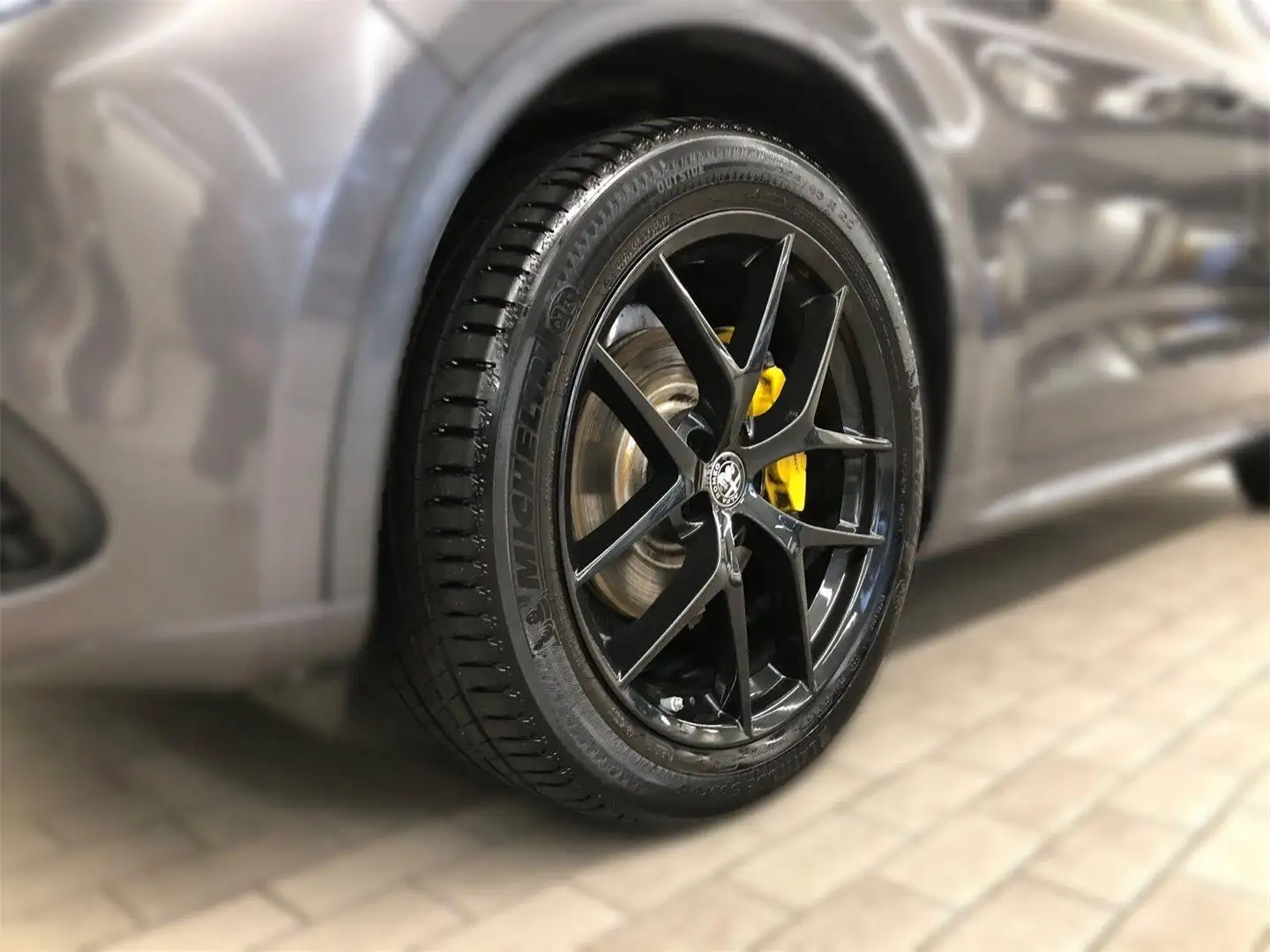 Vehicle image, number 2
