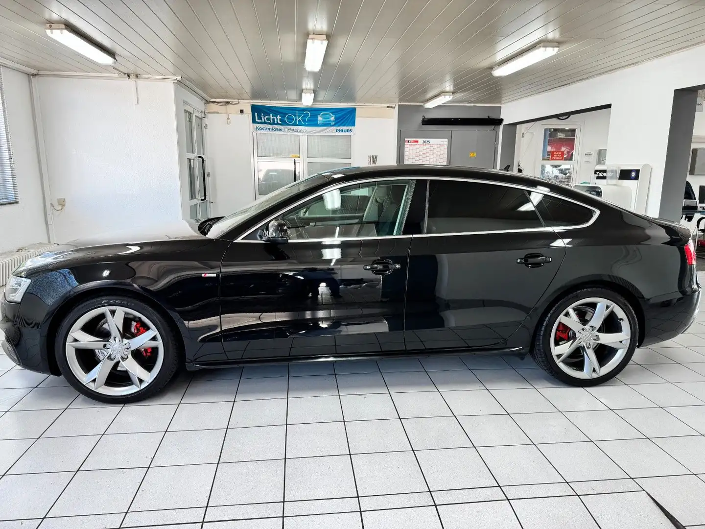 Vehicle image, number 6