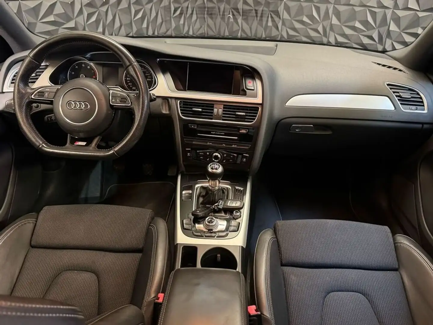 Vehicle image, number 14