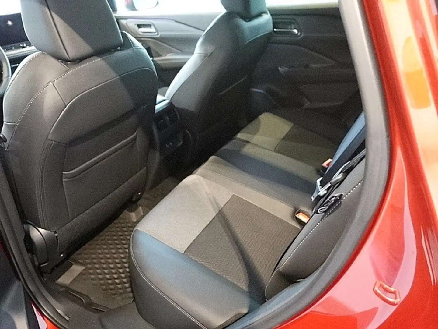 Vehicle image, number 9