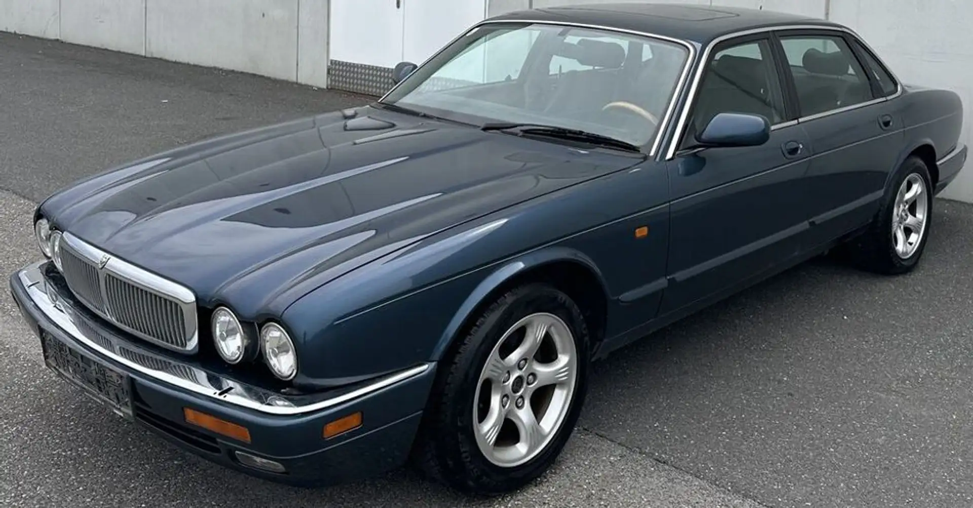 Vehicle image, number 6