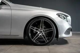 Vehicle image thumbnail, number 6