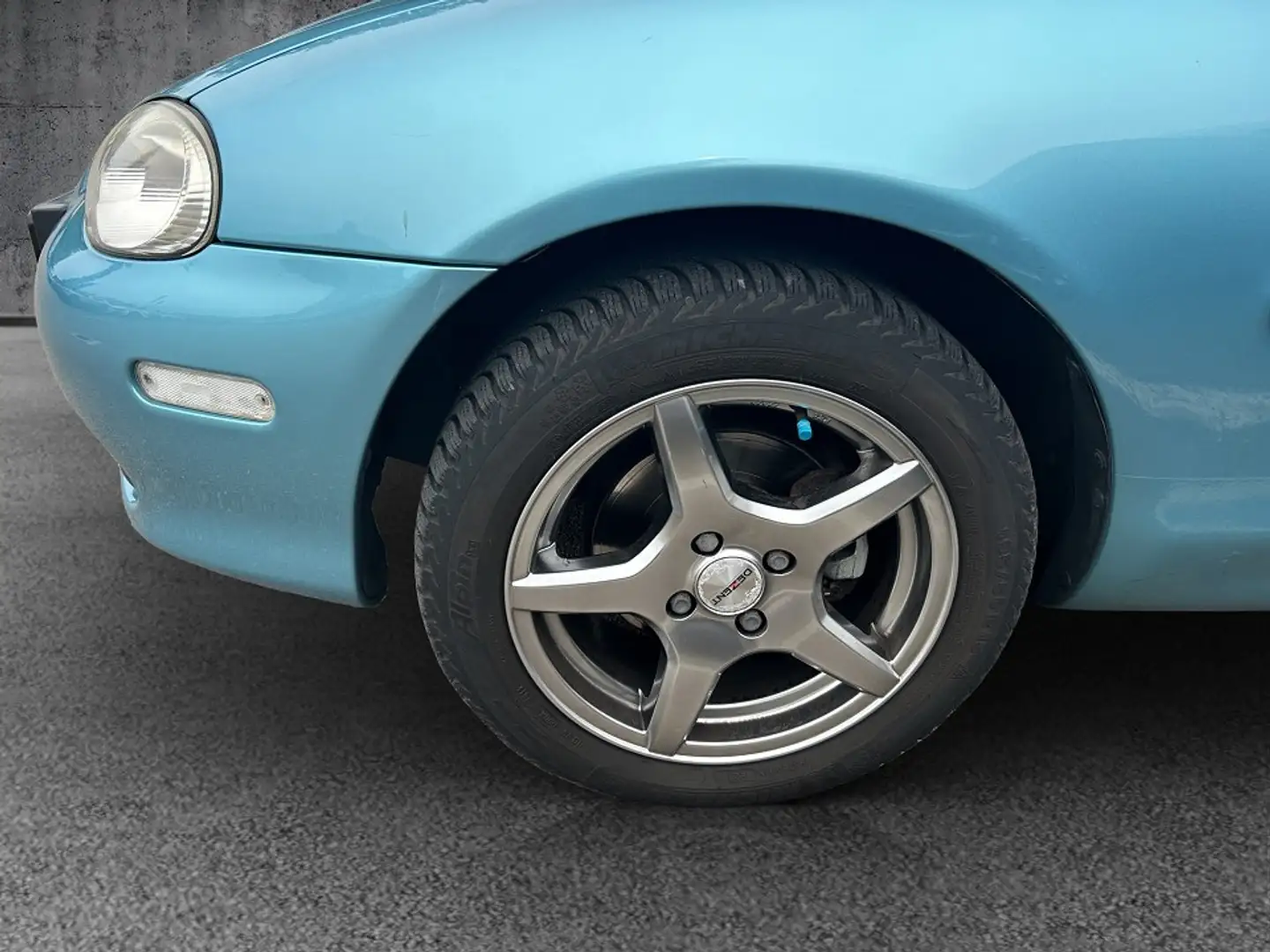 Vehicle image, number 6