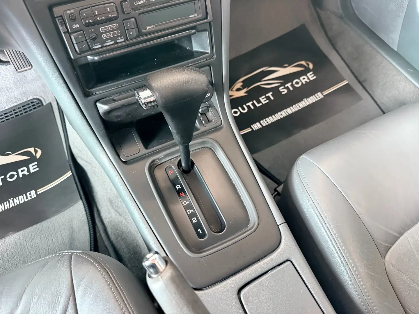 Vehicle image, number 12