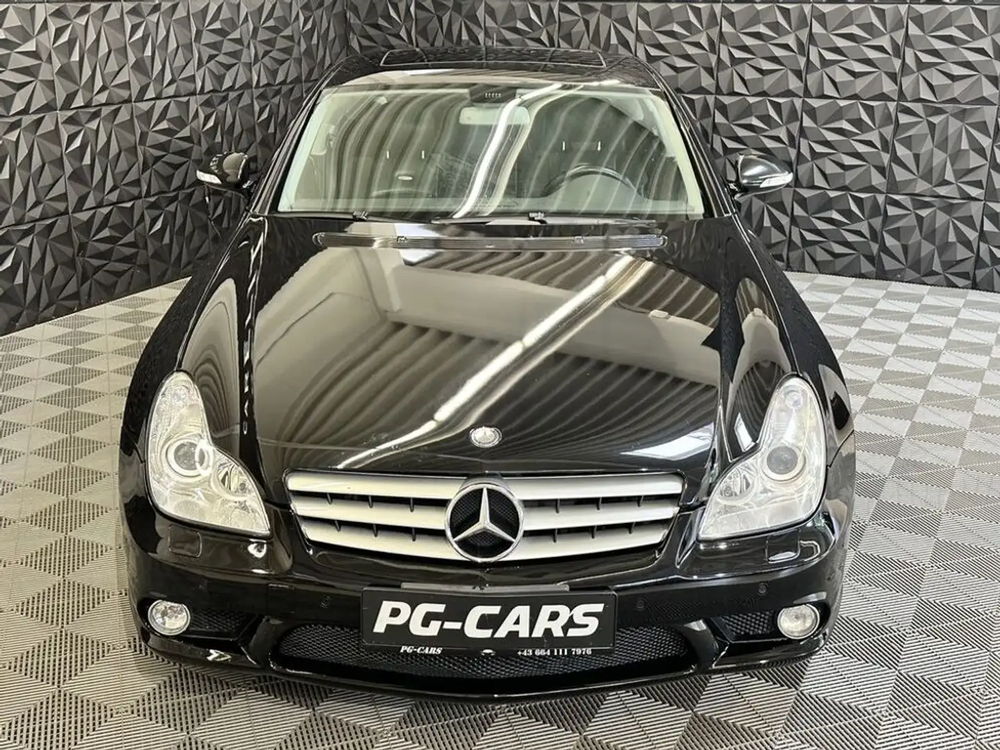 Vehicle image, number 4