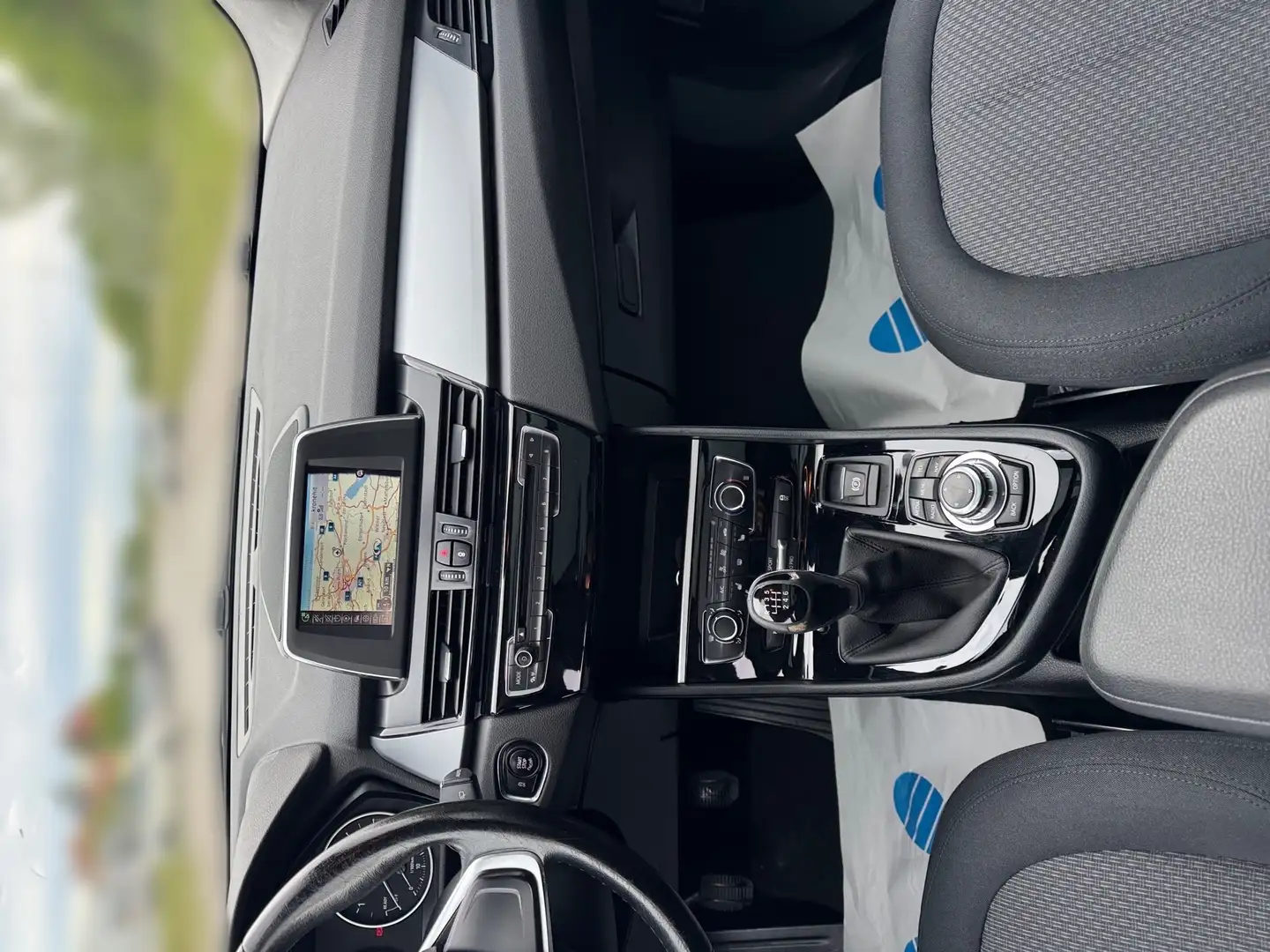Vehicle image, number 8