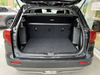 Vehicle image thumbnail, number 6