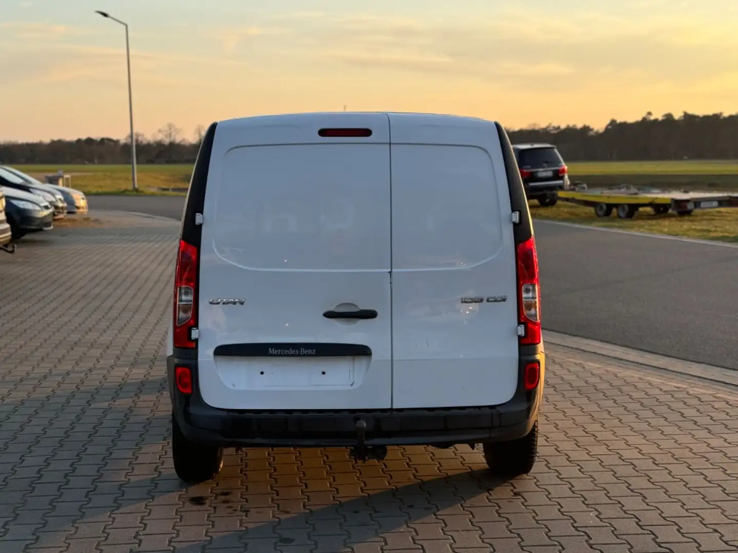 Vehicle image, number 6