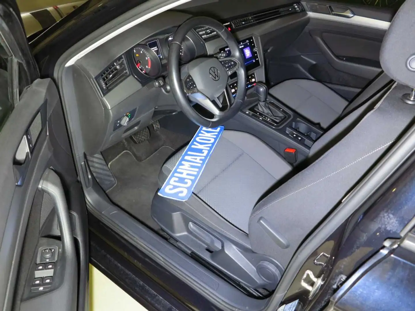 Vehicle image, number 6